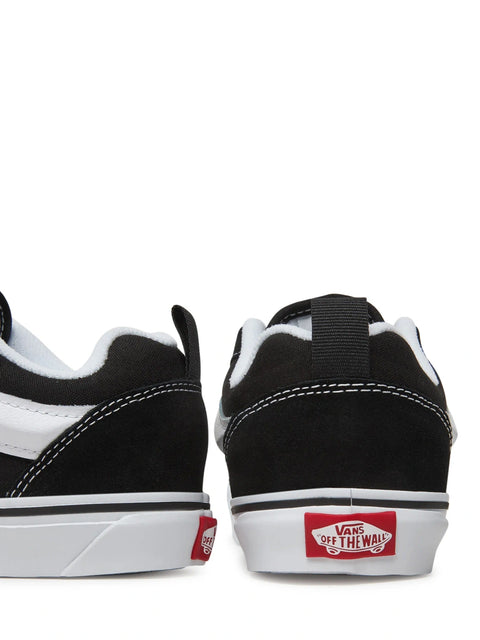 Knu Skool Black True White